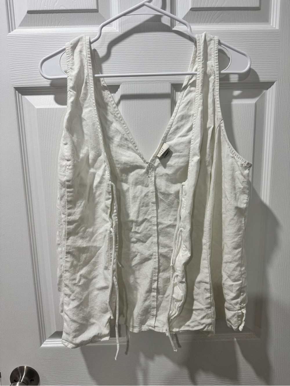 Women's White V-Neck Tie Front Linen Tank Top